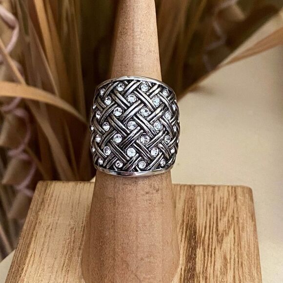 Stainless Steel Weave Ring With Top Grade Crystals Ring Size 6 - Picture 2 of 6